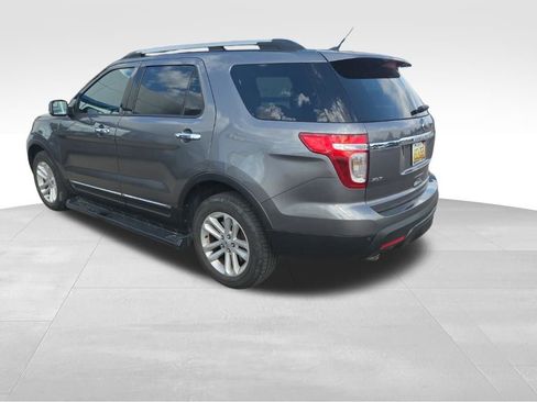Used 2013 Ford Explorer XLT AWD/4WD image 4