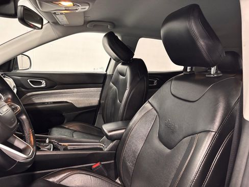 Used 2022 Jeep Compass Latitude image 12