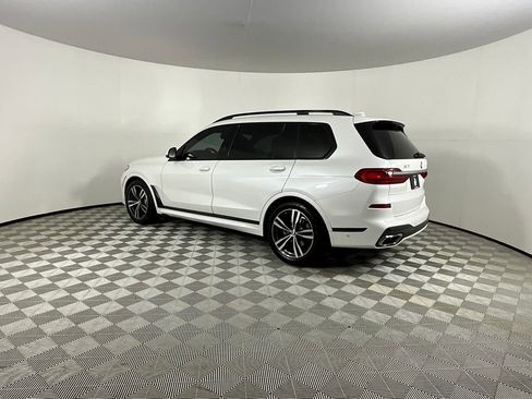 Used 2021 BMW X7 xDrive40i w/ M Sport Package AWD/4WD image 3