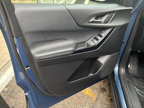 Used 2025 Chevrolet Equinox LT FWD image 18