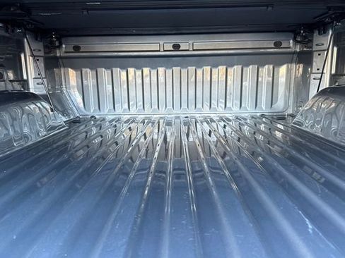 Used 2025 GMC Sierra 1500 Elevation image 17