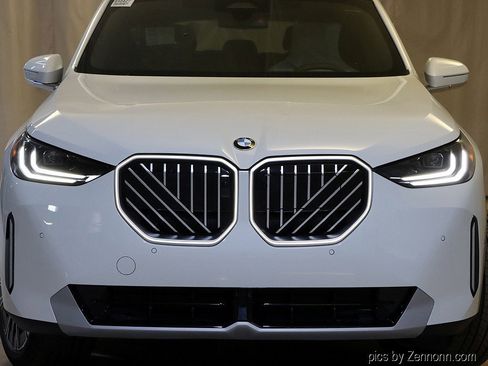 Used 2026 BMW X3 xDrive30i w/ Premium Package AWD/4WD image 3