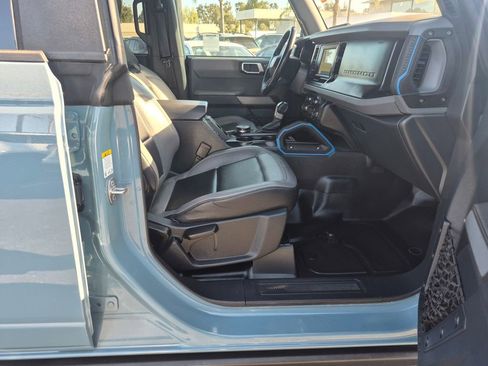 Used 2021 Ford Bronco Black Diamond image 35