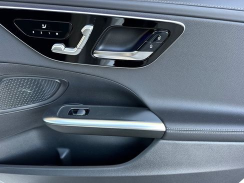 New 2025 Mercedes-Benz C 300 4MATIC Sedan image 31