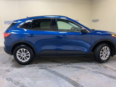 Used 2022 Ford Escape SE w/ Convenience Package image 2
