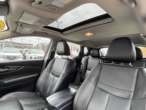 Used 2022 Nissan Rogue Sport SL w/ Premium Package image 16