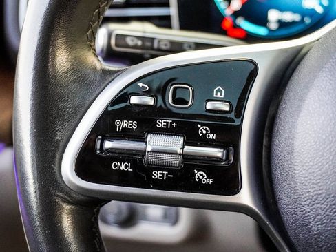 Used 2020 Mercedes-Benz GLE 350 w/ Premium Package image 26