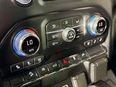 Used 2021 GMC Sierra 1500 AT4 w/ AT4 Preferred Package AWD/4WD image 16