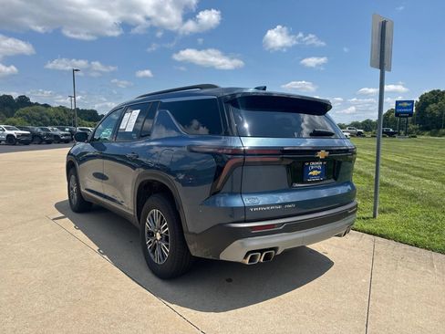 Used 2026 Chevrolet Traverse LT AWD/4WD image 6