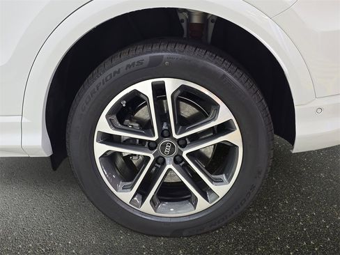 New 2025 Audi Q5 2.0T Premium image 34