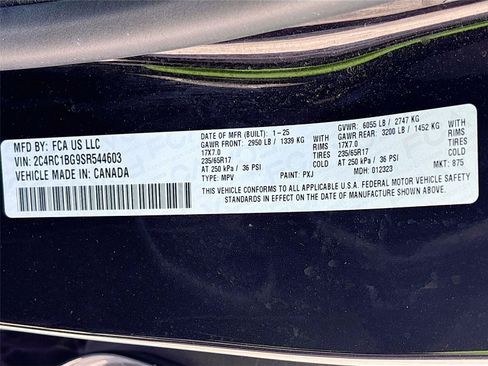 Used 2025 Chrysler Pacifica Select FWD image 35