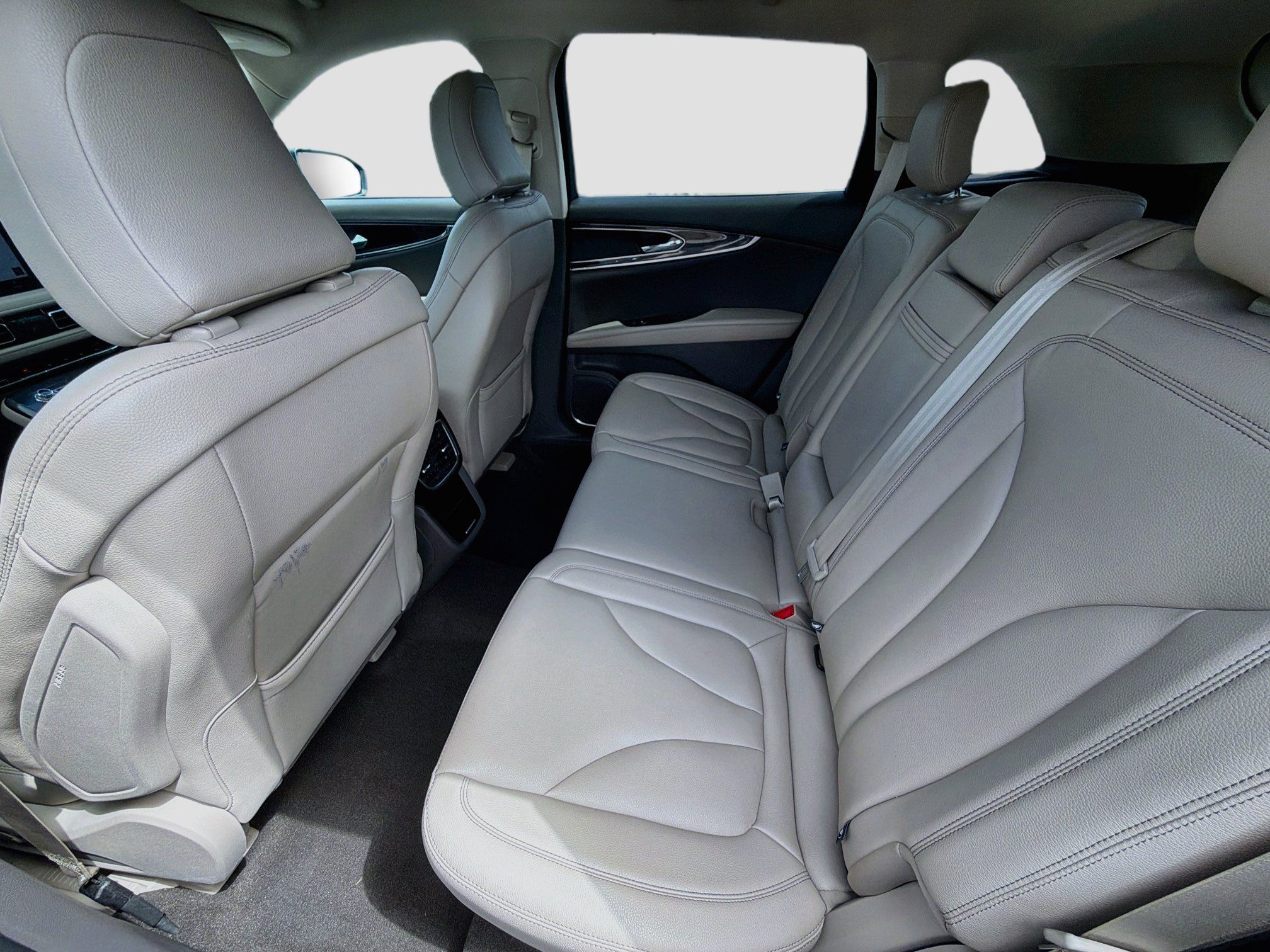 Used 2023 Lincoln Nautilus FWD w/ Premium Package image 24