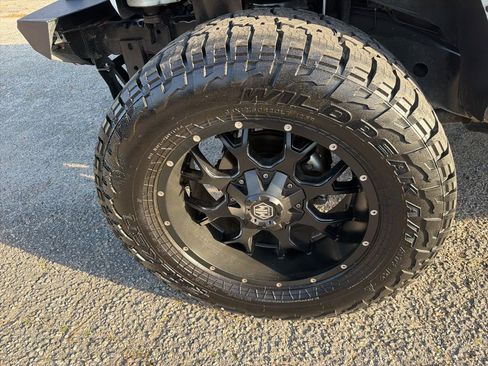 Used 2018 Jeep Wrangler Unlimited Sahara AWD/4WD image 10