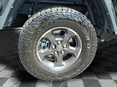 Used 2023 Jeep Gladiator Rubicon w/ Cold Weather Group AWD/4WD image 28