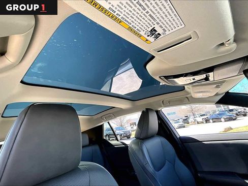 Used 2025 Lexus RZ 300e image 12