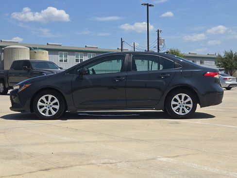 Used 2024 Toyota Corolla LE FWD image 2