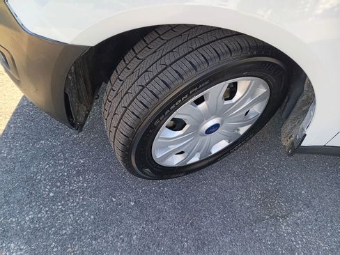 Used 2020 Ford Transit Connect XL image 23