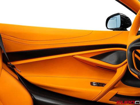 Used 2022 McLaren 765LT RWD image 29