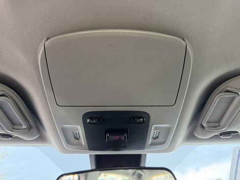 Used 2022 Toyota Camry SE image 27