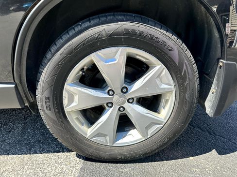 Used 2016 Subaru Forester 2.5i Limited image 11