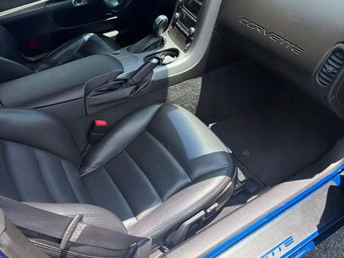 Used 2007 Chevrolet Corvette Coupe w/ Preferred Equipment Group RWD image 9