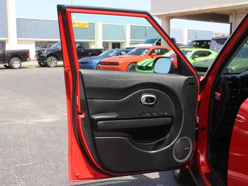 Used 2018 Kia Soul + w/ Audio Package FWD image 15
