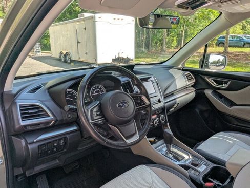 Used 2019 Subaru Forester Premium AWD/4WD image 8