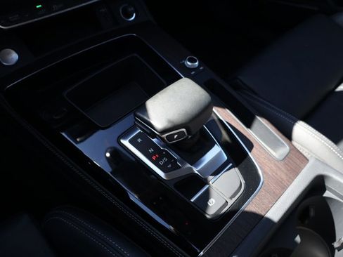 Used 2023 Audi Q5 e Premium Plus w/ Premium Plus Package AWD/4WD image 16