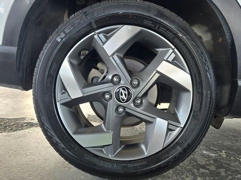 Used 2025 Hyundai Venue SE FWD image 38