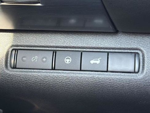 Certified 2025 Nissan Pathfinder SL AWD/4WD image 14