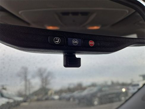 Used 2017 Chevrolet Traverse LT w/ Style and Technology Package image 21