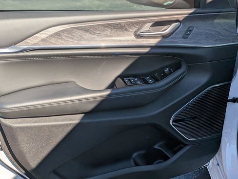 Used 2024 Jeep Grand Cherokee L Overland w/ Trailer Tow Package image 14