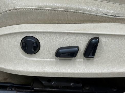 Used 2013 Volkswagen Passat TDI SE FWD image 26