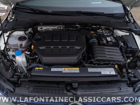 Used 2022 Volkswagen Golf R image 3