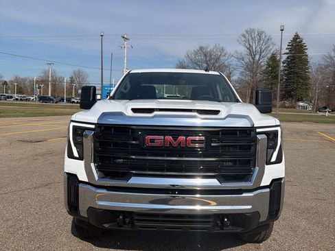 New 2026 GMC Sierra 2500 Pro AWD/4WD image 2