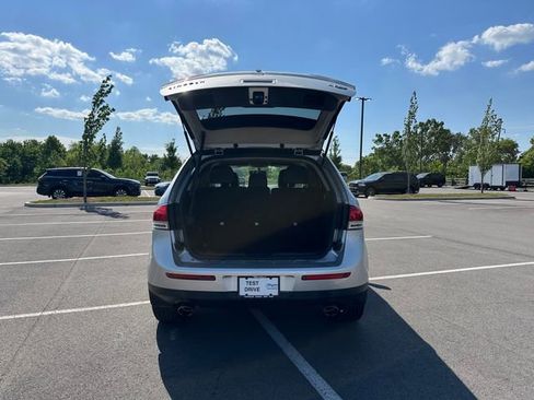 Used 2013 Lincoln MKX FWD image 16