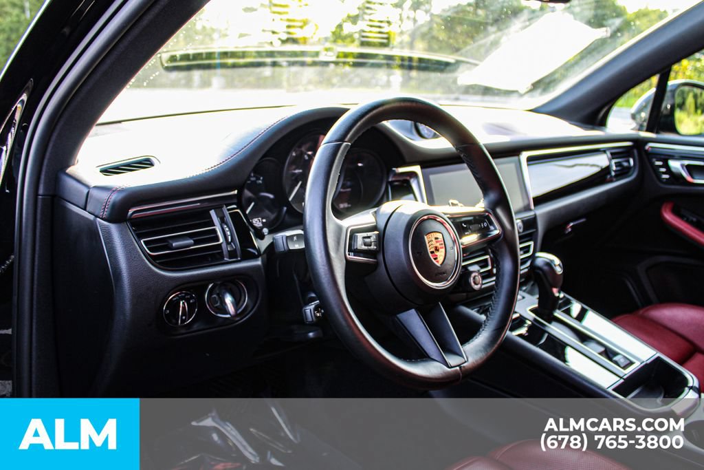 Used 2024 Porsche Macan AWD/4WD image 24