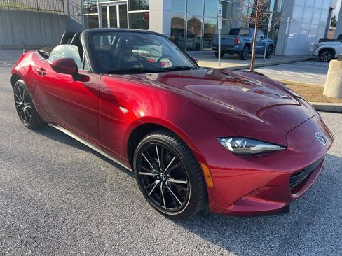 Used 2024 MAZDA MX-5 Miata Grand Touring w/ Appearance Package image 17