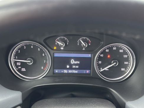 Used 2024 Buick Enclave Essence AWD/4WD image 19