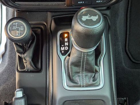 Used 2024 Jeep Wrangler Unlimited w/ Convenience Group AWD/4WD image 11