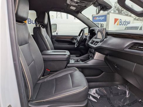 Used 2023 Chevrolet Suburban Premier image 31