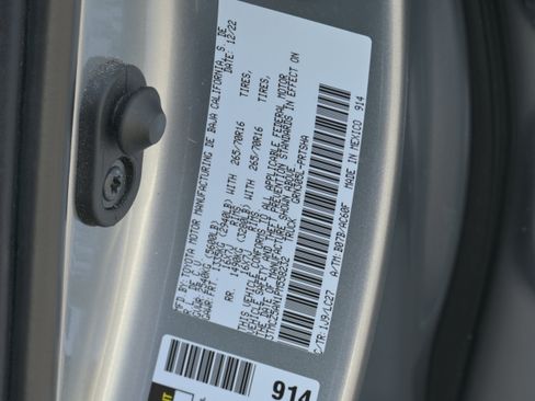 Used 2023 Toyota Tacoma TRD Off-Road w/ TRD Premium Off Road Package image 38