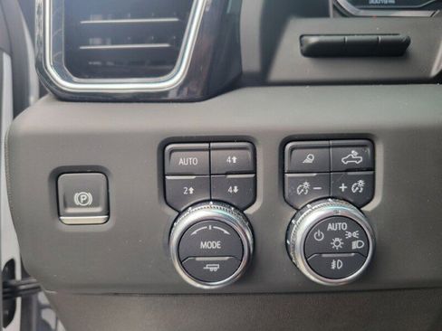 Used 2024 GMC Sierra 3500 Denali Ultimate AWD/4WD image 13