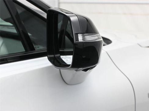 Used 2024 Acura ZDX Type S image 17