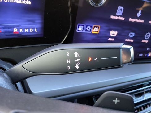 Used 2024 Chevrolet Traverse LT w/ Trailering Package image 21