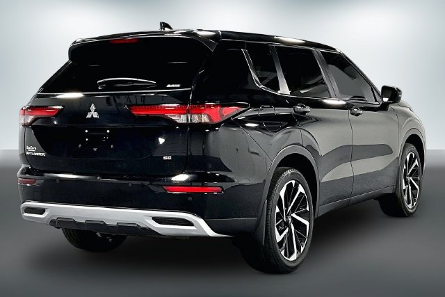 Used 2024 Mitsubishi Outlander SE Black Edition AWD/4WD image 7