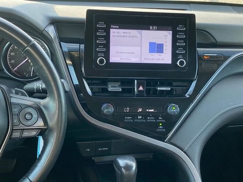 Used 2023 Toyota Camry SE image 8