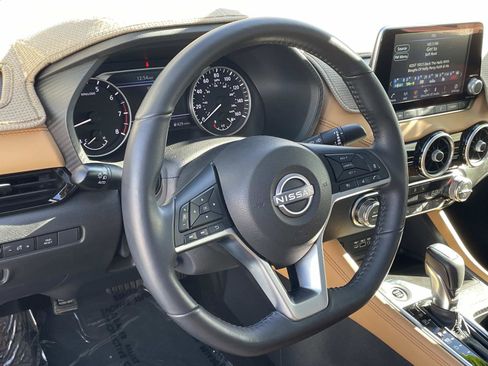 Used 2024 Nissan Sentra SV w/ SV Premium Package image 5