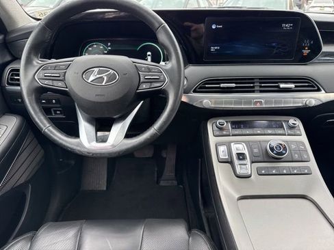 Used 2022 Hyundai Palisade Limited w/ Winter Package image 22