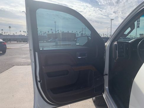 Used 2015 Chevrolet Silverado 1500 High Country w/ High Country Premium Package image 9